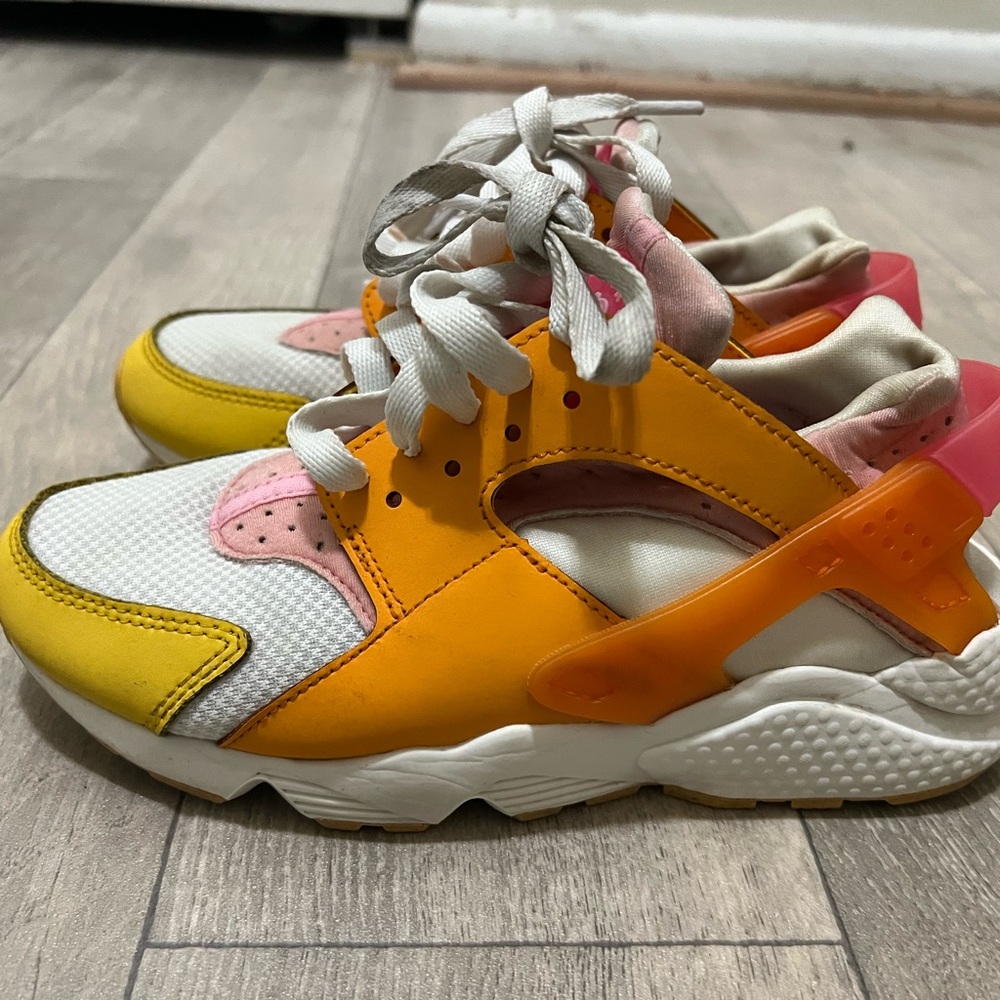 Nike Women's Yellow Pink Orange Athletic Sneakers